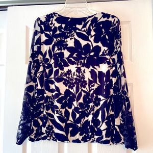 Pretty floral blouse.